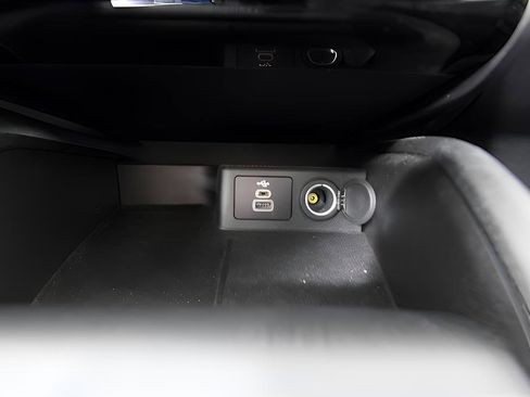 Used 2024 Ford Escape SE FWD image 31