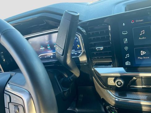 Used 2025 Chevrolet Silverado 1500 LT RWD image 17