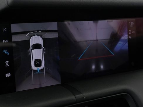 Used 2022 Porsche Taycan image 30