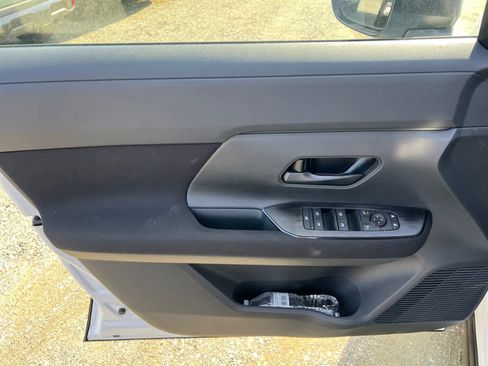 New 2026 Nissan Kicks S image 17