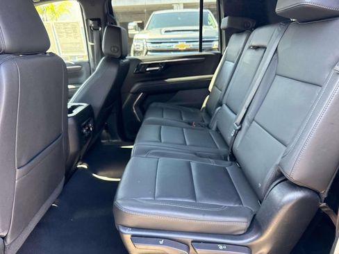 Used 2025 Chevrolet Suburban LT AWD/4WD image 12