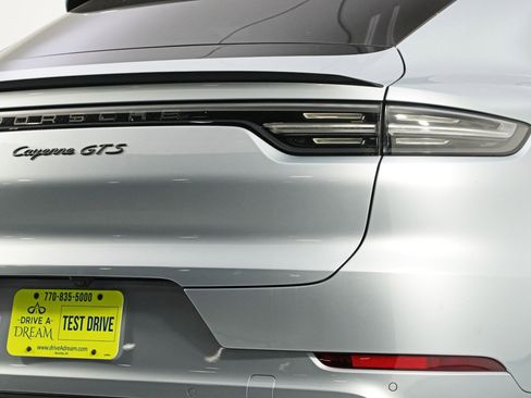 Used 2021 Porsche Cayenne GTS w/ Lightweight Sport Package image 53