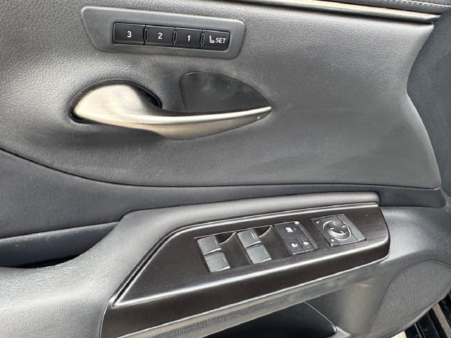Used 2019 Lexus ES 350 w/ Premium Package FWD image 5