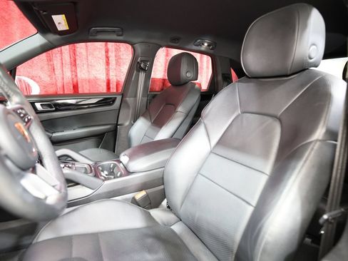 Used 2020 Porsche Cayenne AWD/4WD image 13