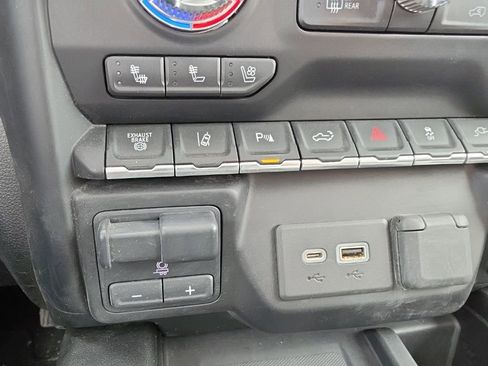 Used 2020 GMC Sierra 2500 Denali w/ Denali Ultimate Package AWD/4WD image 20