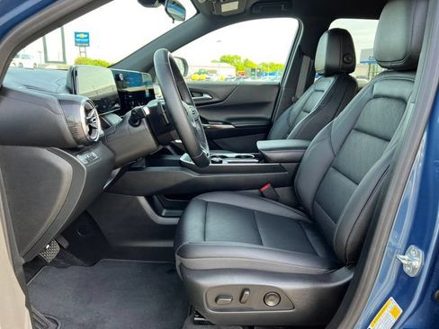 Used 2026 Chevrolet Equinox LT w/ Convenience Package II AWD/4WD image 4