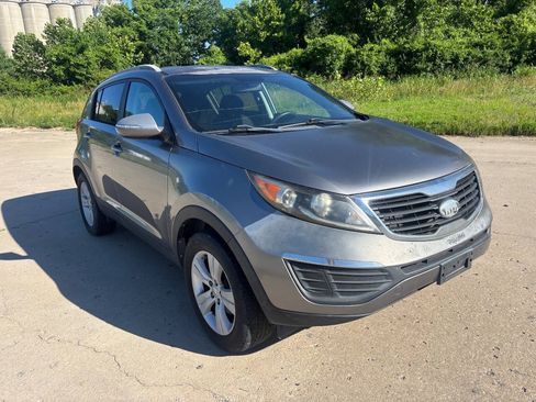 Used 2013 Kia Sportage LX w/ Convenience Pkg FWD image 3