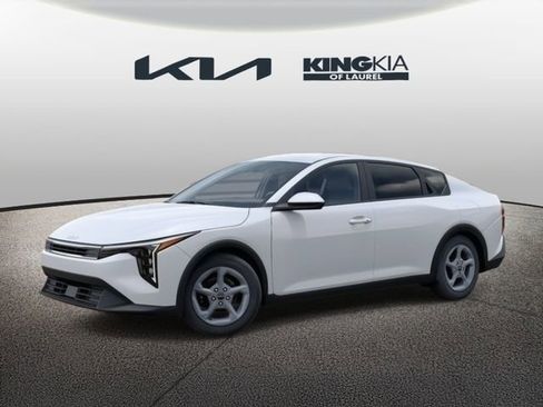 New 2025 Kia K4 LXS image 3