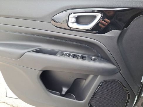 New 2026 Jeep Compass Latitude AWD/4WD image 15