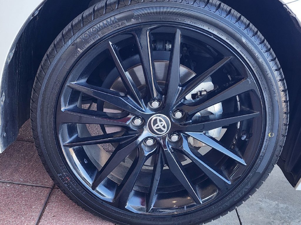 Used 2023 Toyota Camry XSE FWD image 4