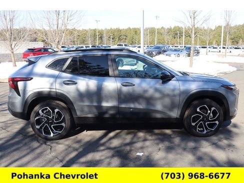 New 2026 Chevrolet Trax RS w/ Driver Confidence Package image 8