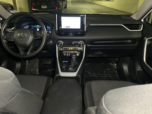 Used 2025 Toyota RAV4 XLE AWD/4WD image 13
