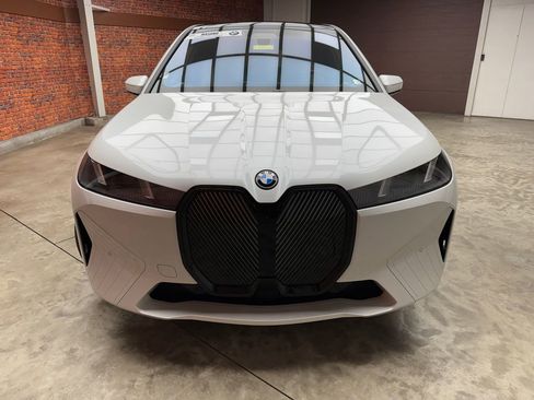 Used 2026 BMW iX xDrive45 image 8