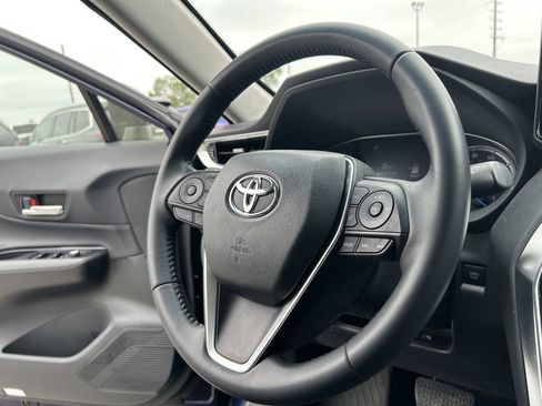 Used 2023 Toyota Venza LE AWD/4WD image 8