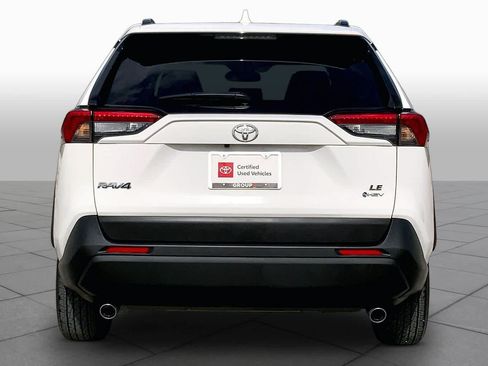 Used 2025 Toyota RAV4 LE AWD/4WD image 5