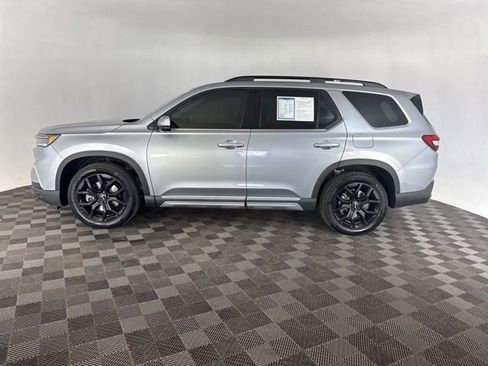Certified 2025 Honda Pilot Elite image 11