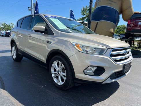Used 2017 Ford Escape SE FWD image 8