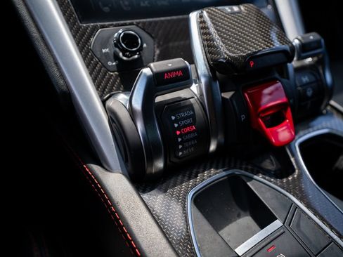 Used 2019 Lamborghini Urus AWD/4WD image 43