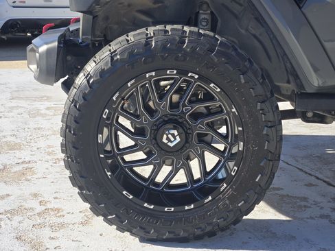 Used 2020 Jeep Gladiator Rubicon image 14