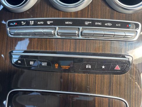 Used 2022 Mercedes-Benz GLC 300 w/ Premium Package Lite image 33