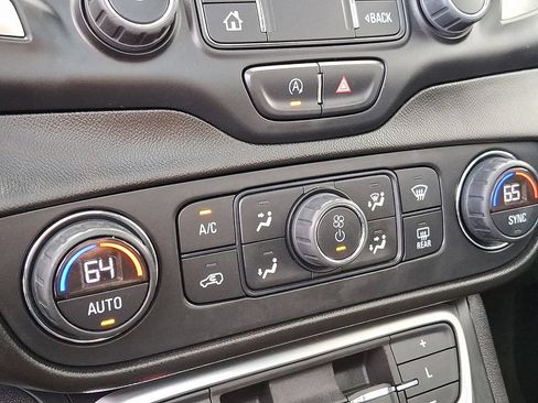 Used 2022 GMC Terrain SLT w/ Infotainment Package II AWD/4WD image 15