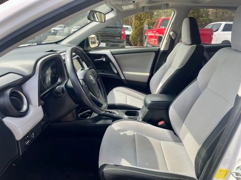 Used 2016 Toyota RAV4 XLE image 11