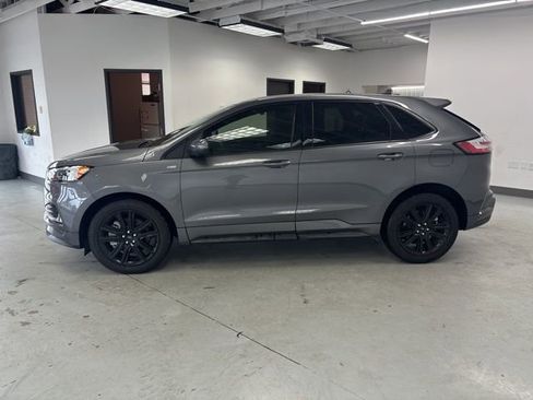 Used 2023 Ford Edge ST-Line w/ Class II Trailer Tow Package AWD/4WD image 6