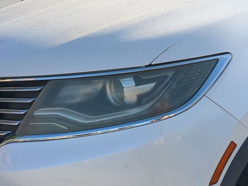 Used 2016 Lincoln MKX Select image 43