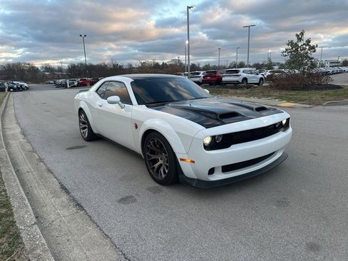 Used 2023 Dodge Challenger SRT Hellcat image 3