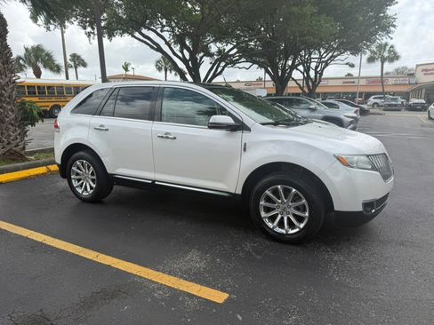 Used 2015 Lincoln MKX FWD w/ Equipment Group 102A image 3