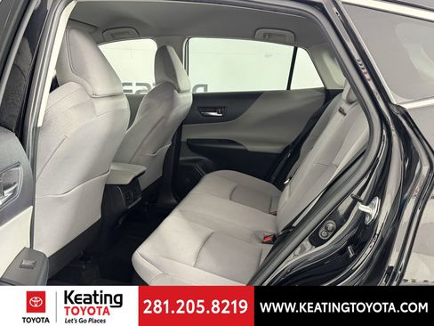 Certified 2021 Toyota Venza LE image 16