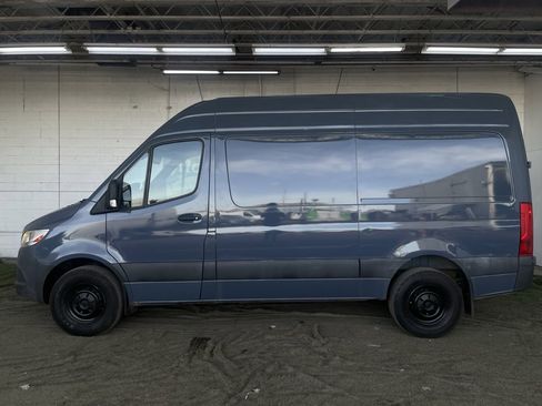 Used 2019 Mercedes-Benz Sprinter 144 image 2