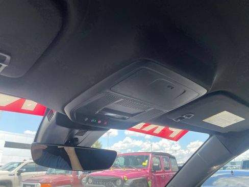 Used 2026 GMC Acadia Elevation FWD image 18