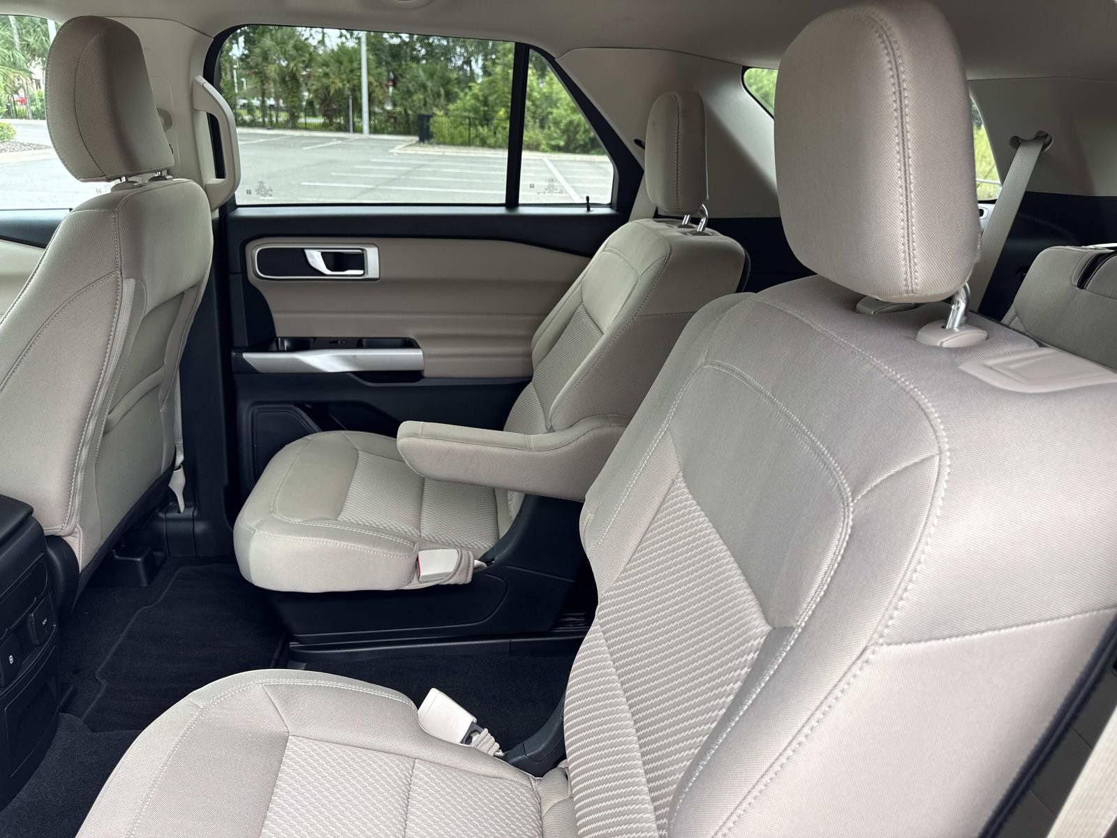 Used 2023 Ford Explorer XLT RWD image 11