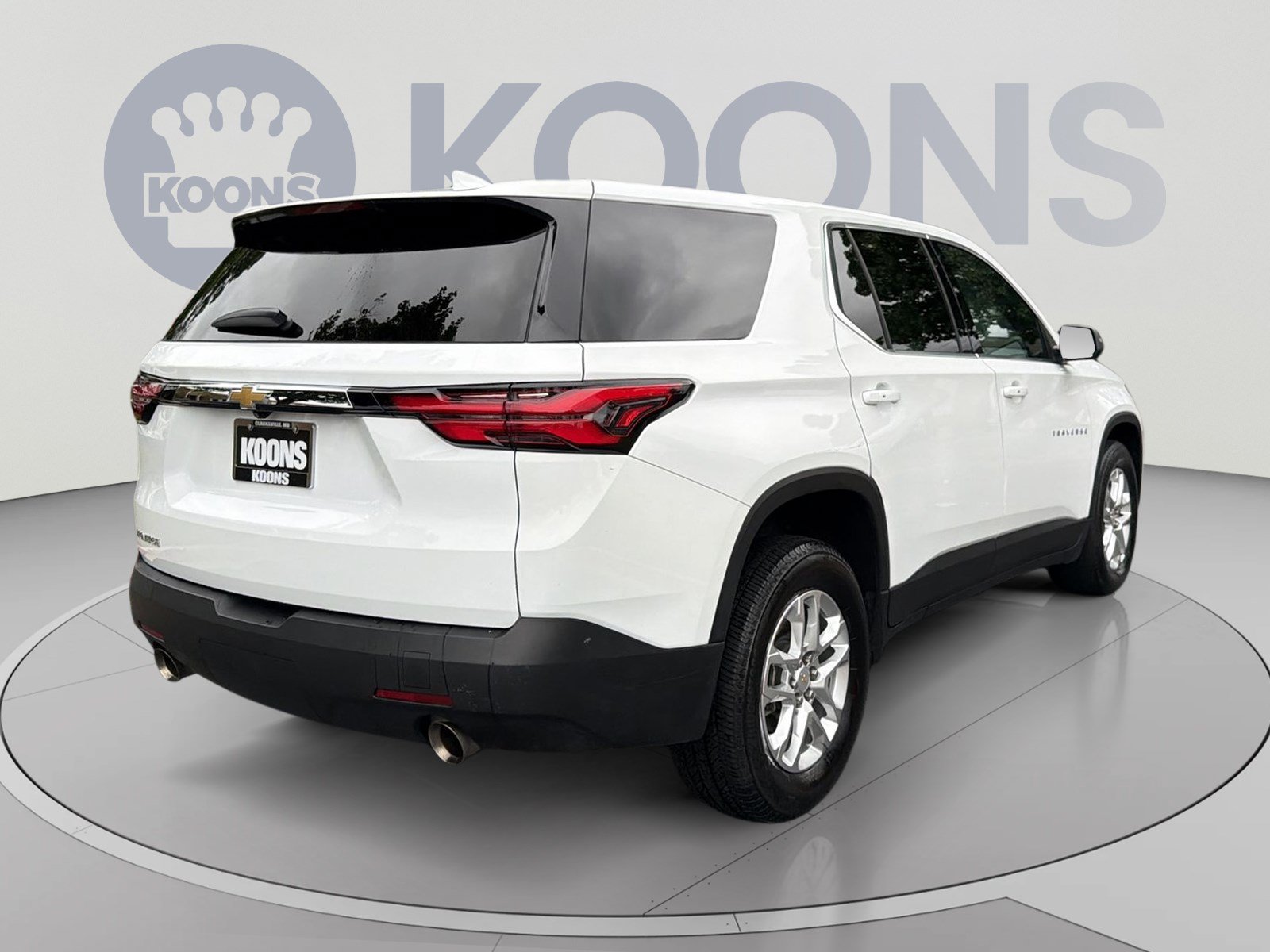 Used 2023 Chevrolet Traverse LS FWD image 7