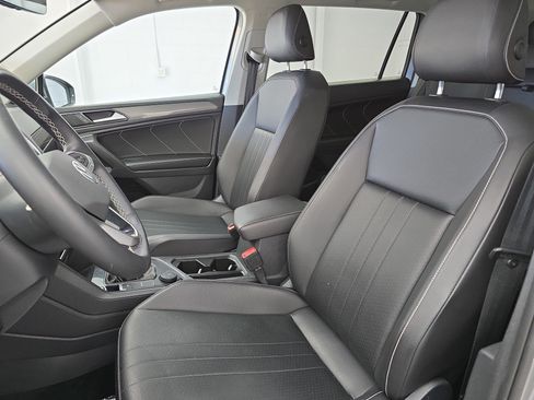 Certified 2022 Volkswagen Tiguan SE w/ Panoramic Sunroof Package image 15