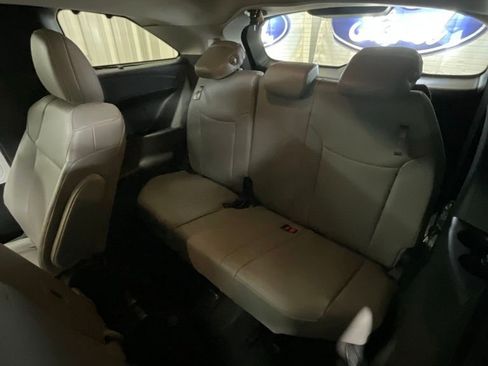 Used 2026 Toyota Sienna XLE FWD image 12