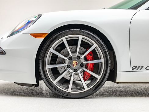 Used 2014 Porsche 911 Carrera S image 11