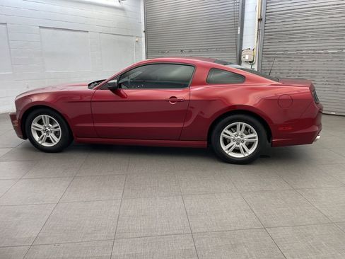 Used 2014 Ford Mustang Coupe RWD image 8