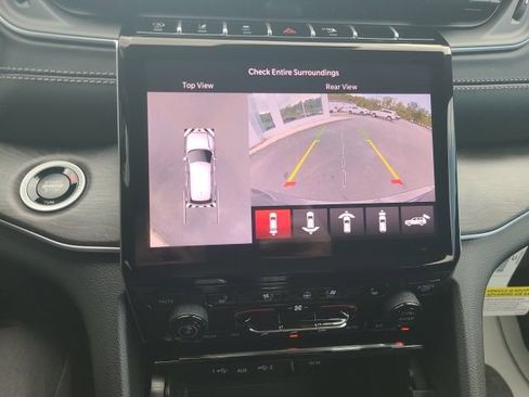 New 2025 Jeep Grand Cherokee Limited w/ Luxury Tech Group II image 15