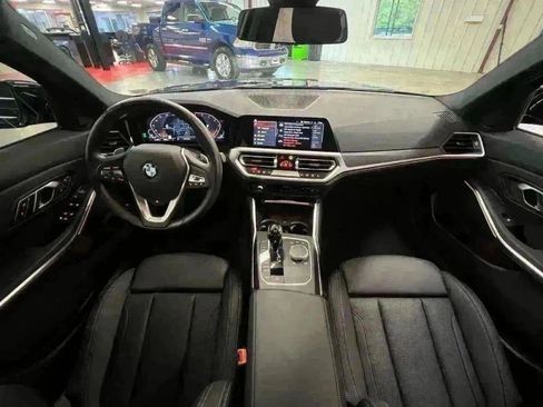 Used 2022 BMW 330i xDrive Sedan w/ Premium Package 2 image 4