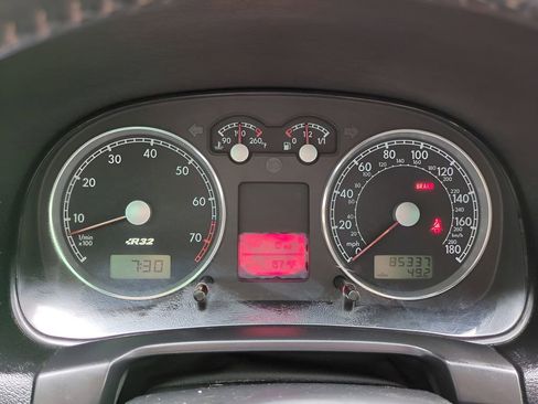 Used 2004 Volkswagen R32 image 23