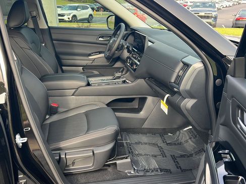 New 2026 Nissan Pathfinder SL FWD image 13