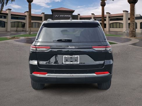 Used 2022 Jeep Grand Cherokee Limited AWD/4WD image 7