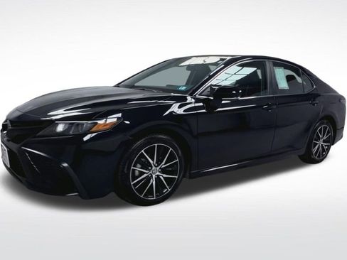 Certified 2023 Toyota Camry SE w/ Cold Weather Package FWD image 5