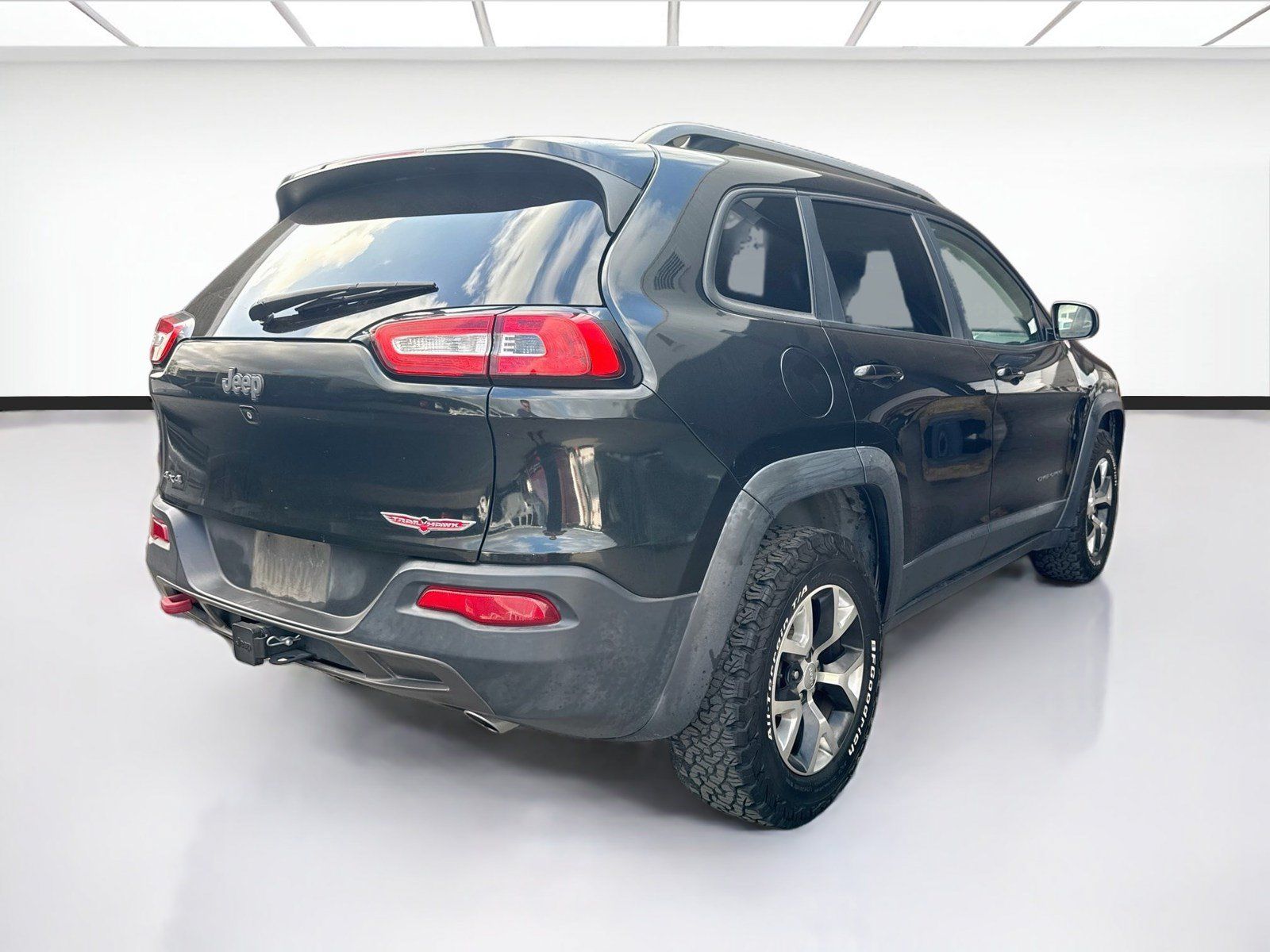 Used 2016 Jeep Cherokee Trailhawk w/ Leather Interior Group AWD/4WD image 4