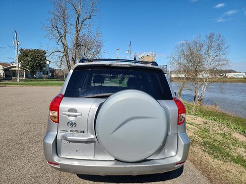 Used 2007 Toyota RAV4 Base I4 2WD image 4