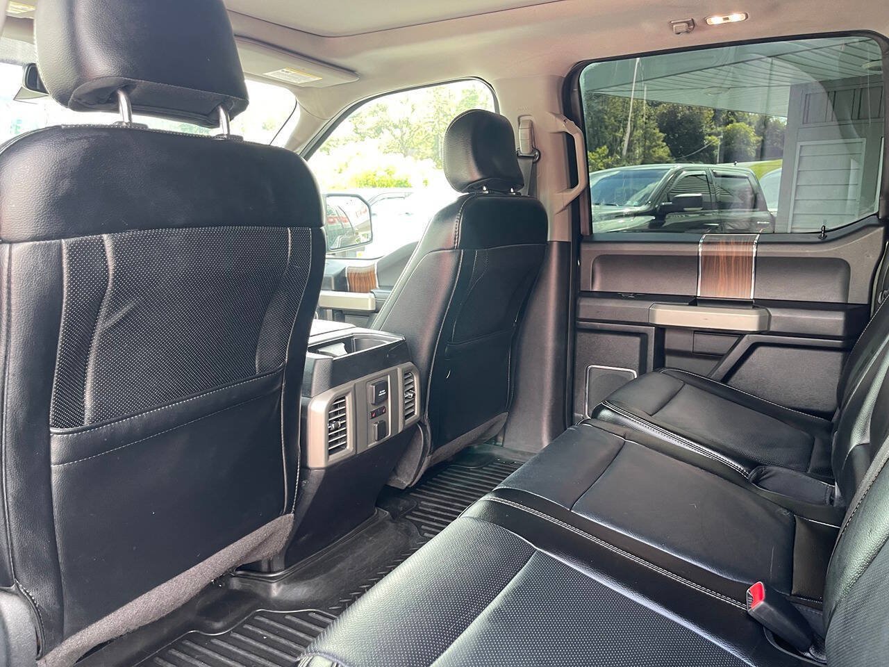 Used 2016 Ford F150 Lariat w/ Equipment Group 502A Luxury AWD/4WD image 26