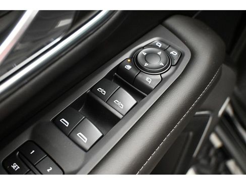 Used 2024 Chevrolet Tahoe Z71 w/ Z71 Off-Road Package AWD/4WD image 33