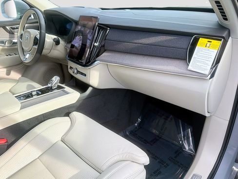 New 2026 Volvo XC90 T8 Ultra w/ Protection Package Premier AWD/4WD image 32